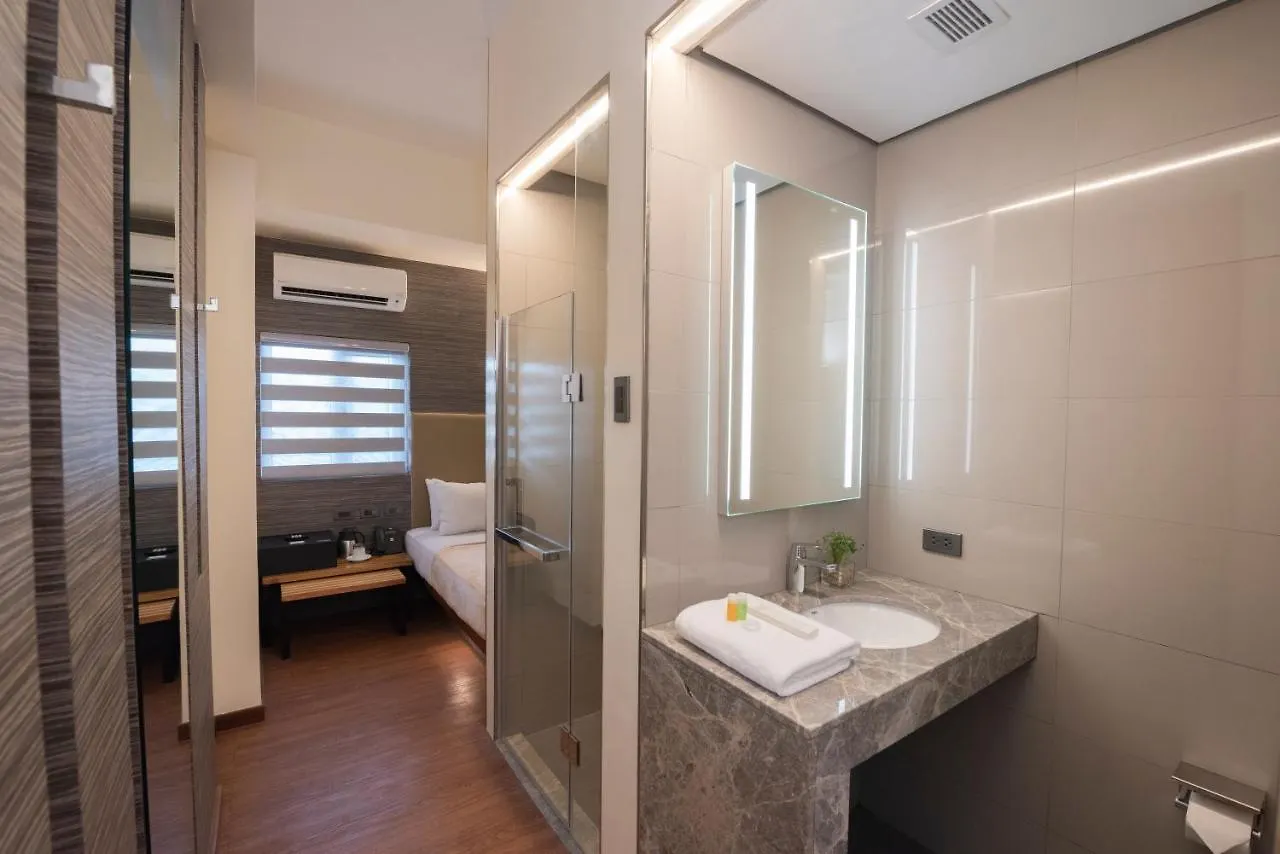 Kabayan Hotel פאסאי 3*,