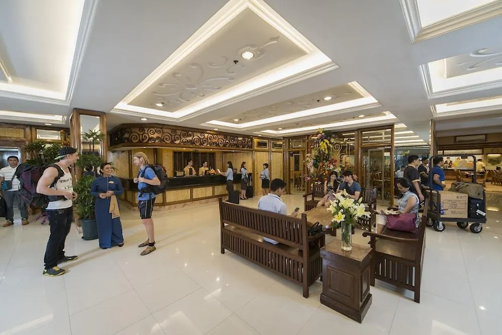 Kabayan Hotel פאסאי
