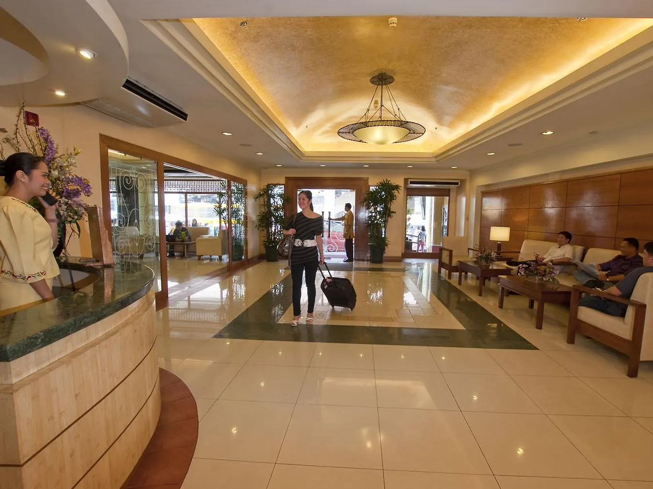 Kabayan Hotel פאסאי